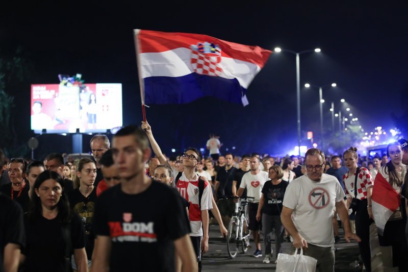 Rijeka ljudi odlazi s Hipodroma