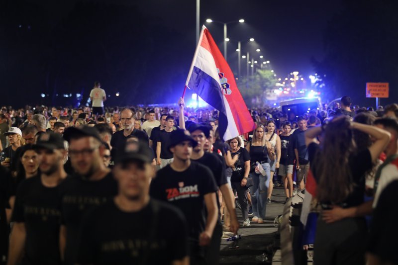 Rijeka ljudi odlazi s Hipodroma