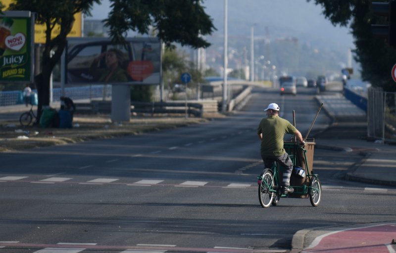 Čišćenje Bundeka jutro nakon Thompsonovog koncerta