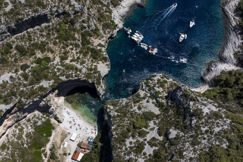 Uvala Stiniva na otoku Visu