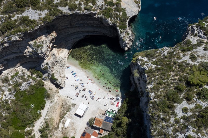 Uvala Stiniva na otoku Visu
