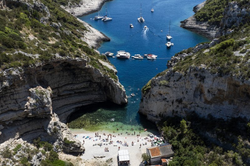 Uvala Stiniva na otoku Visu