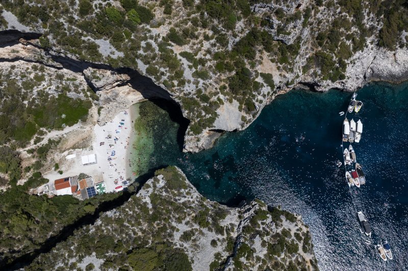 Uvala Stiniva na otoku Visu