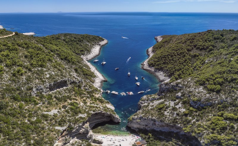 Uvala Stiniva na otoku Visu