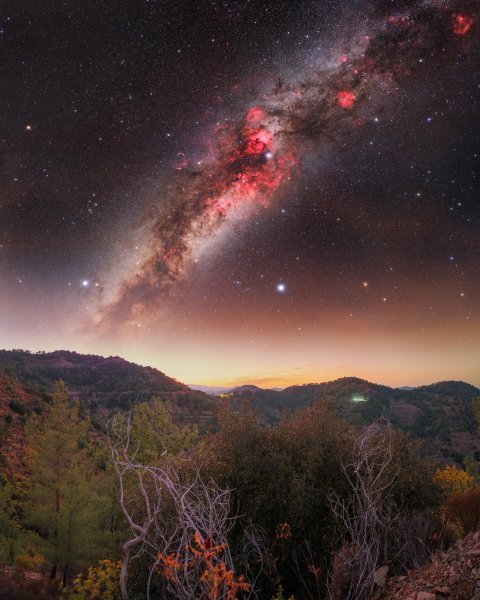 Kategorija Nebeski pejzaži: Celestial Symphony