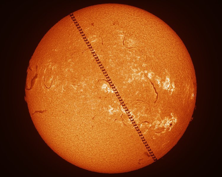 Kategorija Sunce: Encounter Within One Second