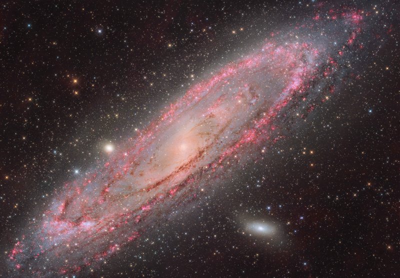 Kategorija Galaksije: Eight Panel Mosaic of M31 Stars, Nebulae and Central Bulge