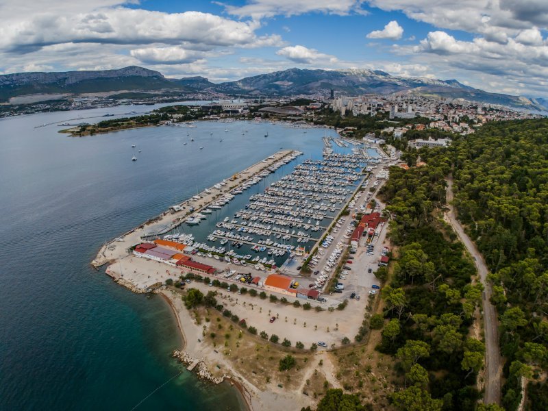 Uvala Bene na Marjanu nakon orkanskog nevremena