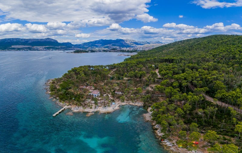 Uvala Bene na Marjanu nakon orkanskog nevremena