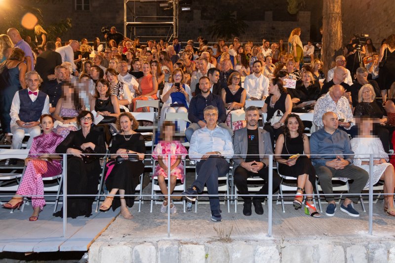 Helena Minić Matanić, Senka Bulić, Nina Obuljen Koržinek, Andrej Plenković s Milom, Mato Franković