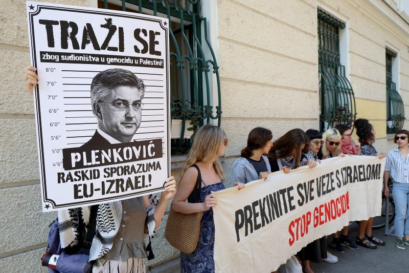 Prosvjed ispred zgrade Ministarstva vanjskih i europskih poslova