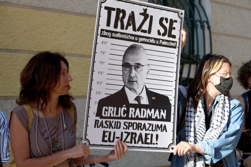 Prosvjed ispred zgrade Ministarstva vanjskih i europskih poslova