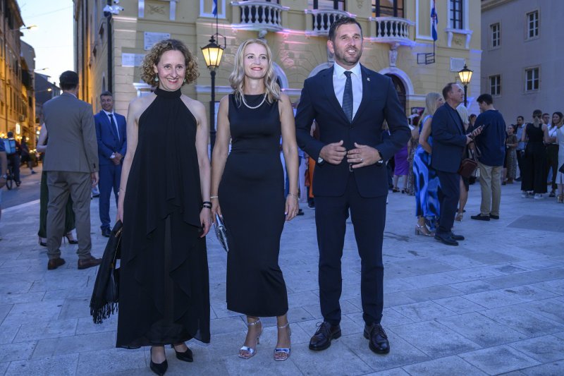 Nina Obuljen Koržinek, Tomislav Šuta i supruga Matilda Šuta