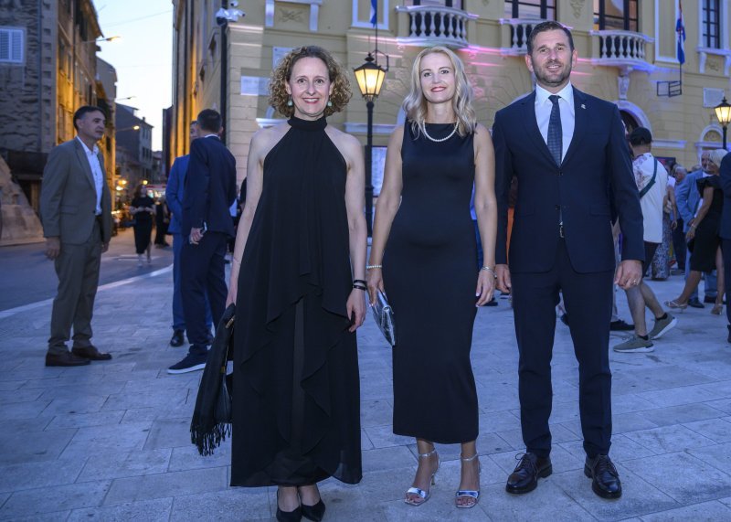 Nina Obuljen Koržinek, Tomislav Šuta i supruga Matilda Šuta