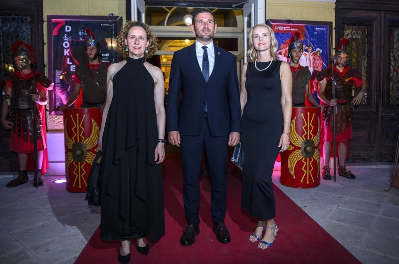 Nina Obuljen Koržinek, Tomislav i Matilda Šuta