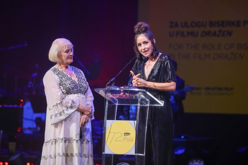 Zrinka Cvitešić i Mirjana Bohinec
