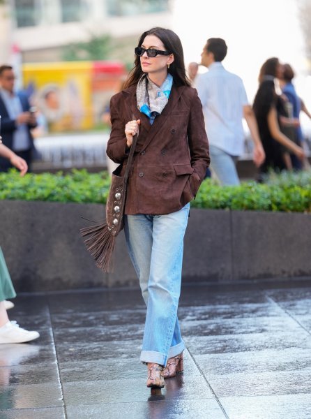 Anne Hathaway na setu filma 'Vrag nosi Pradu 2'