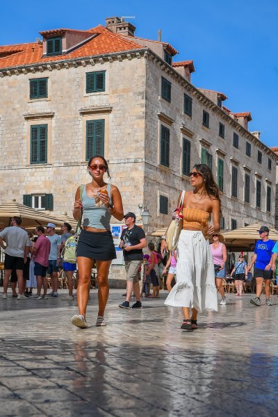 Ulična moda na Stradunu