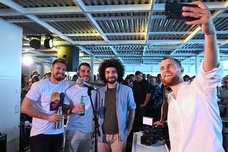 Koncert na trajektu u čast Olivera Dragojevića