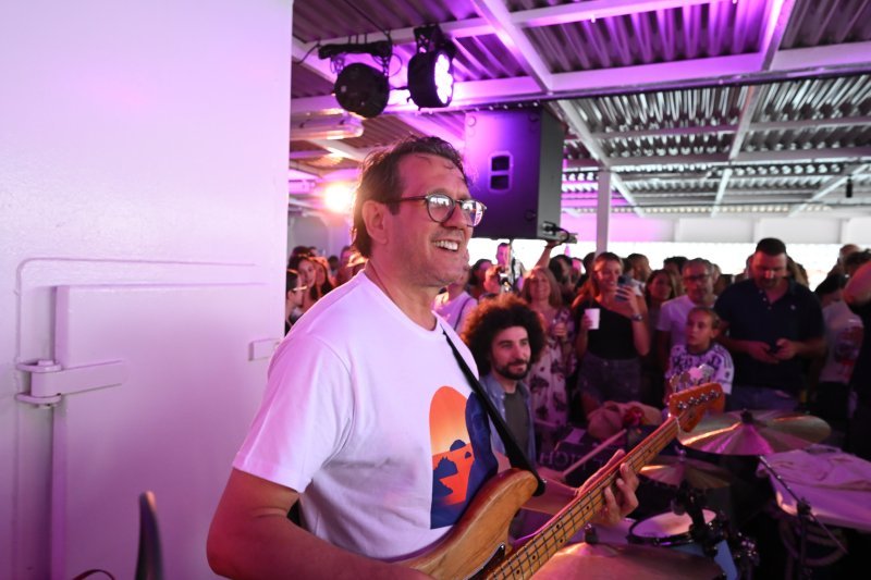 Koncert na trajektu u čast Olivera Dragojevića