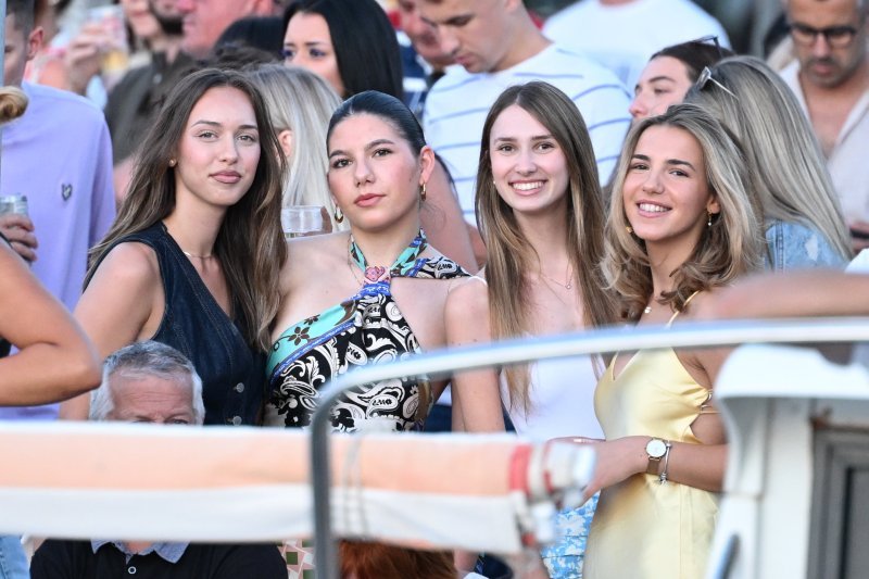 Vela Luka uoči početka koncerta 'Trag u beskraju'