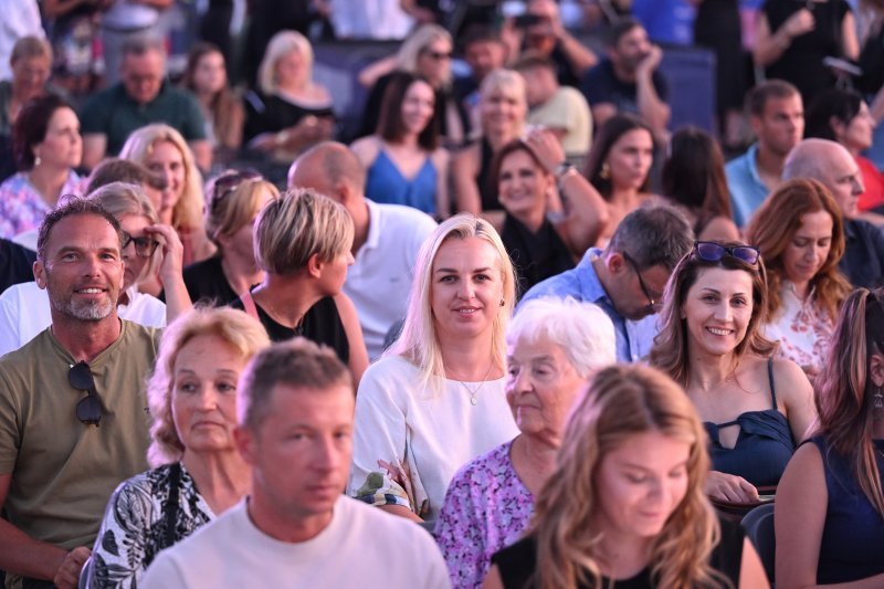 Vela Luka uoči početka koncerta 'Trag u beskraju'