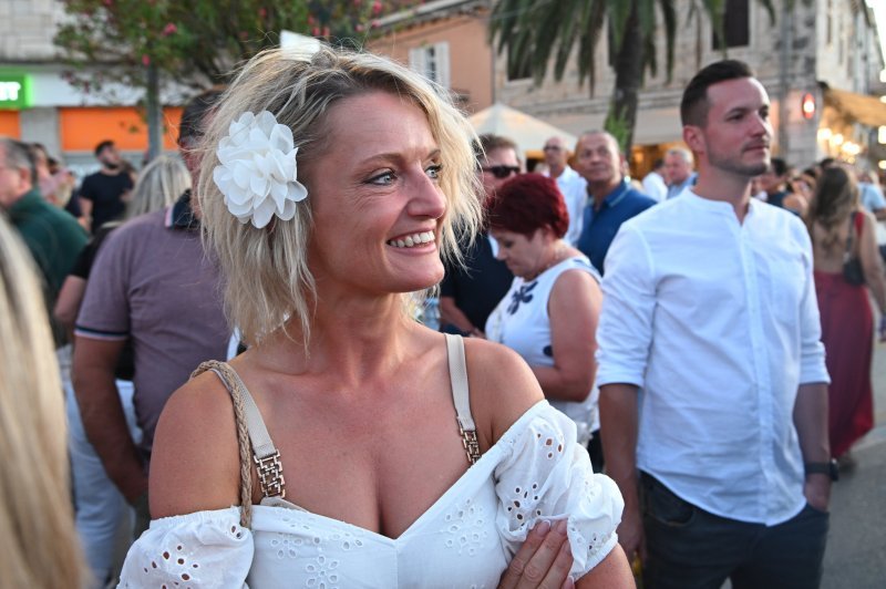 Vela Luka uoči početka koncerta 'Trag u beskraju'