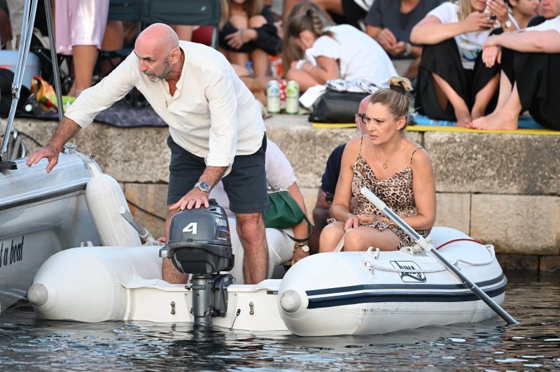 Vela Luka uoči početka koncerta 'Trag u beskraju'