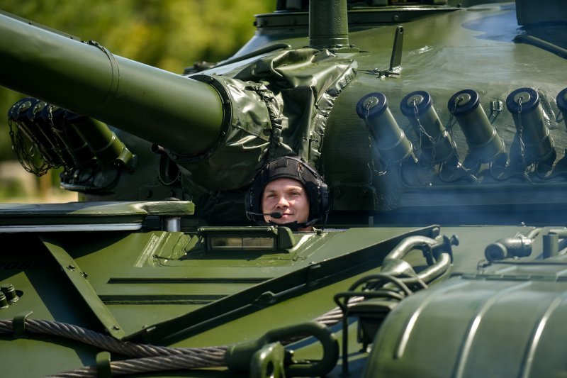 Tenk M-84