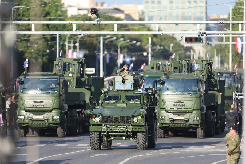 Oklopnjaci, tenkovi i druga vozila na mimohodu