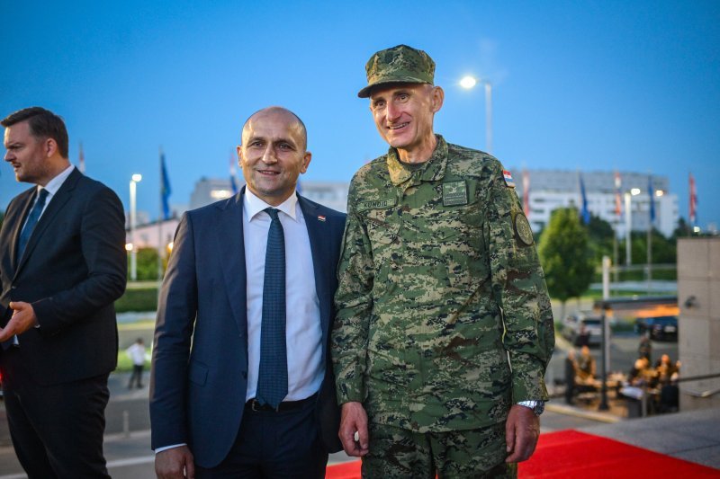 Ivan Anušić, Tihomir Kundid