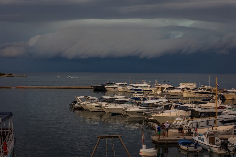 Dolazak olujnog nevremena nad Novalju