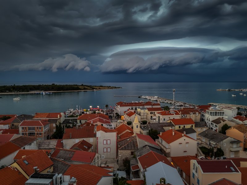 Dolazak olujnog nevremena nad Novalju