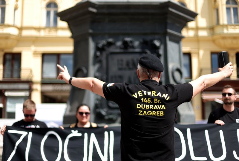 Antiratna akcija na glavnom Trgu povodom 30. godišnjice VRO Oluja