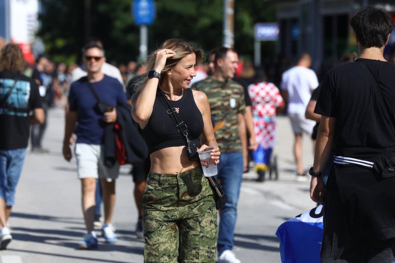 Modne kombinacije na dolasku na koncert Thompsona