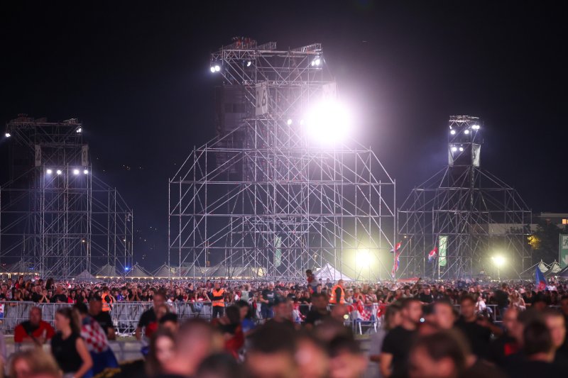 Obožavatelji čekaju Thompsonov koncert u Sinju