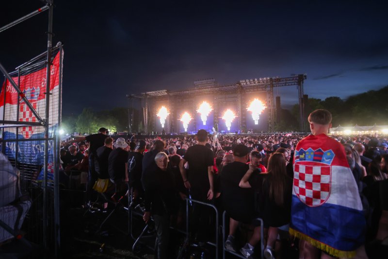 Obožavatelji čekaju Thompsonov koncert u Sinju
