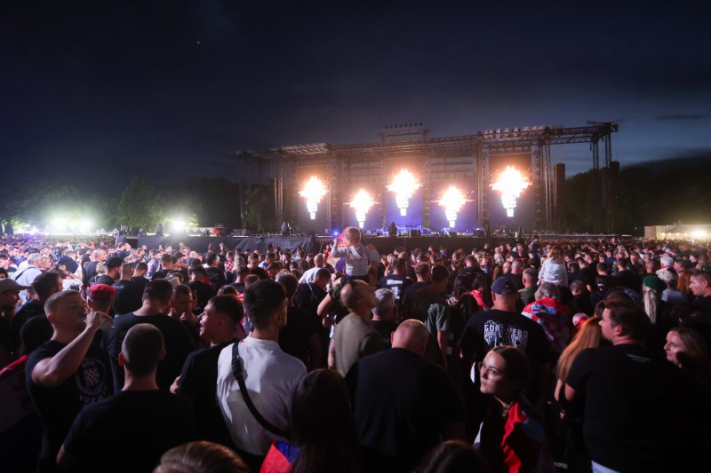 Obožavatelji čekaju Thompsonov koncert u Sinju