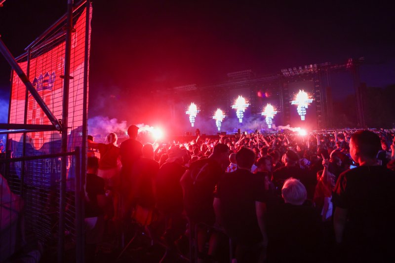 Obožavatelji čekaju Thompsonov koncert u Sinju