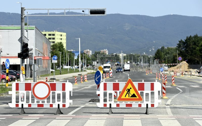 Radove na prosirenju i rekonstrukciji Sarajevske ceste i izgradnji tramvajske pruge