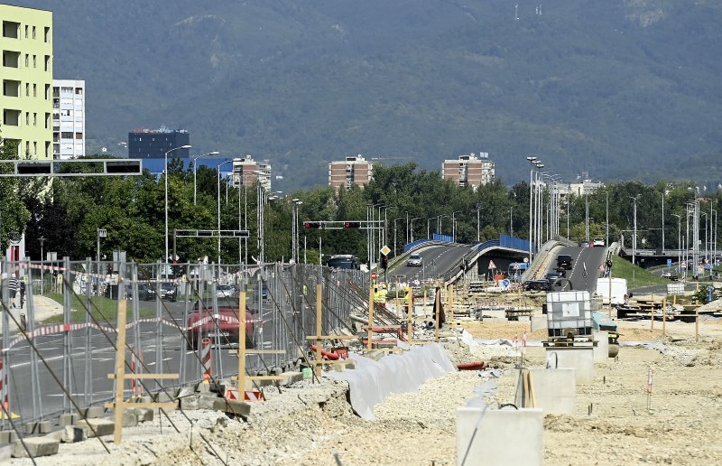 Radove na prosirenju i rekonstrukciji Sarajevske ceste i izgradnji tramvajske pruge