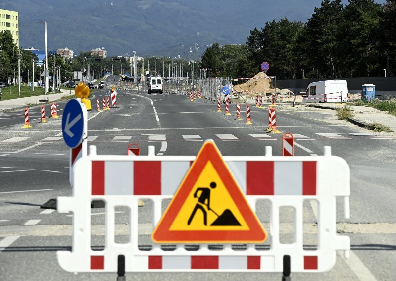 Radove na prosirenju i rekonstrukciji Sarajevske ceste i izgradnji tramvajske pruge