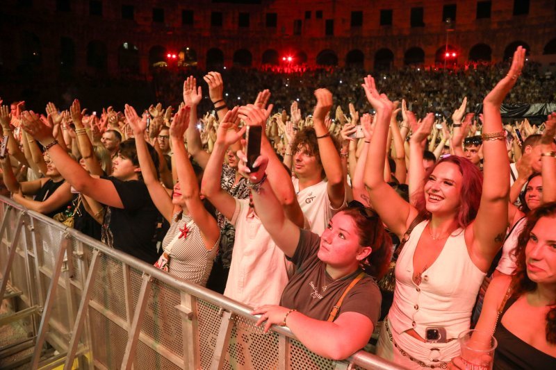 Koncert Plavog orkestra u pulskoj Areni