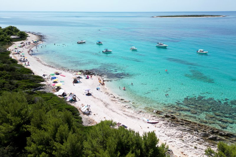 Plaza Veli žal na Dugom otoku