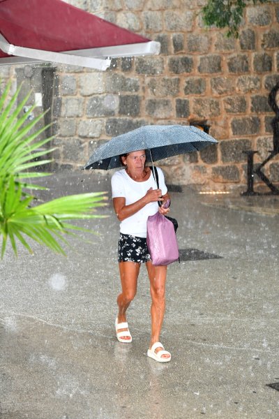 Jak pljusak iznenadio domaće i turiste na otoku Krku