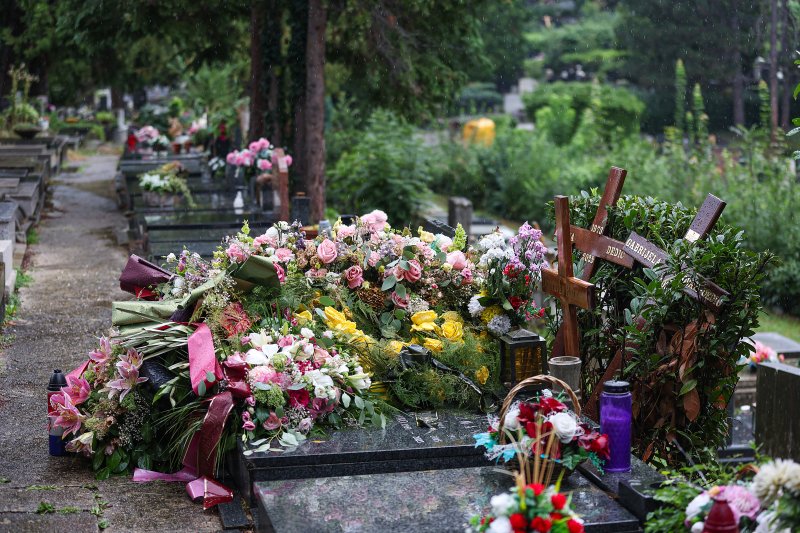 Na Mirogoju pokopana Gabi Novak uz Matiju, Arsena i svoju majku