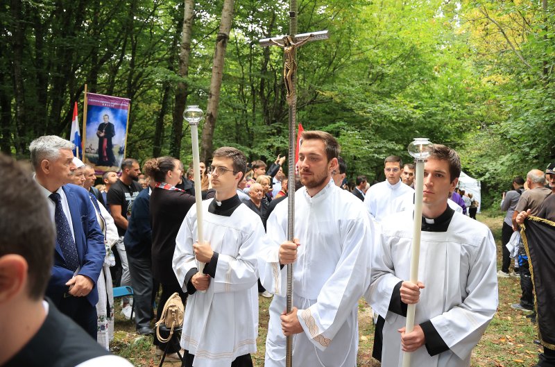 Ukop 814 žrtava Drugog svjetskog rata i poslijeratnog razdoblja ekshumiranih iz masovne grobnice jama Jazovka