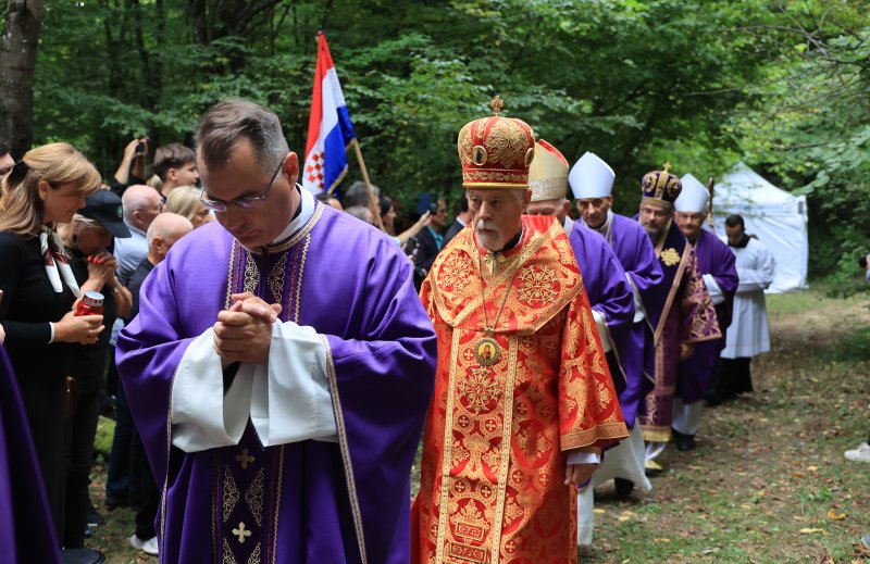 Ukop 814 žrtava Drugog svjetskog rata i poslijeratnog razdoblja ekshumiranih iz masovne grobnice jama Jazovka