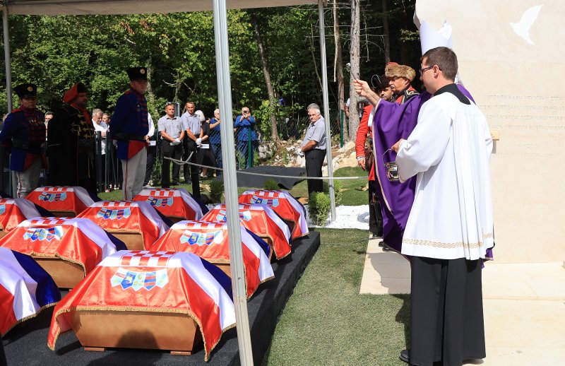 Ukop 814 žrtava Drugog svjetskog rata i poslijeratnog razdoblja ekshumiranih iz masovne grobnice jama Jazovka