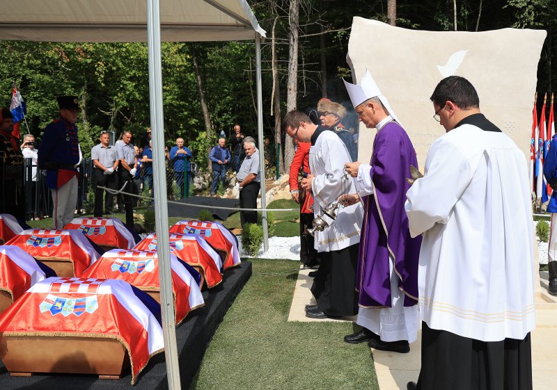 Ukop 814 žrtava Drugog svjetskog rata i poslijeratnog razdoblja ekshumiranih iz masovne grobnice jama Jazovka